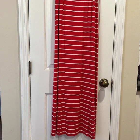 Dress with removable straps / off the shoulder options. - Picture 2 of 8